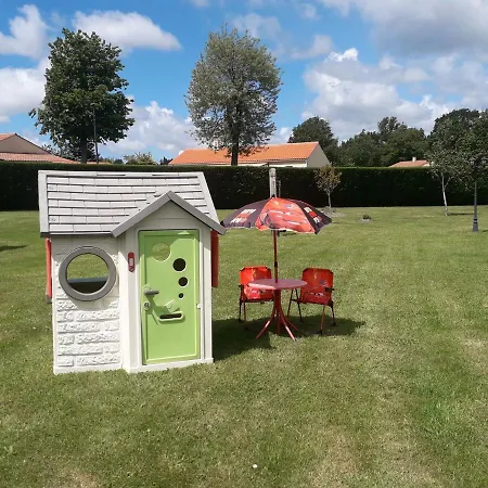 לינה וארוחת בוקר D'hote L'allee Des Chenes Saint-Avaugourd-des-Landes